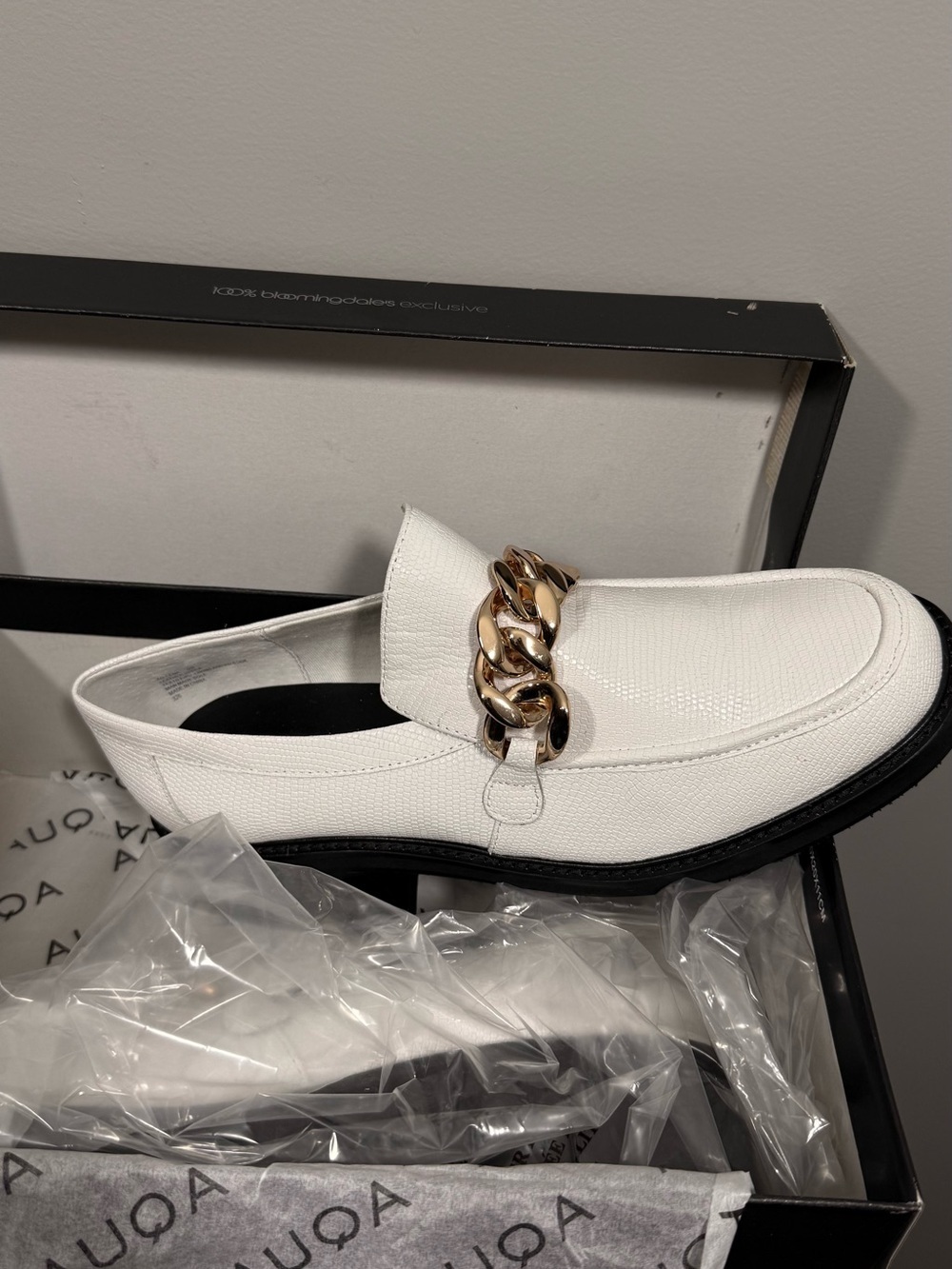 Aqua Size 8 Leather White Loafers with Gold Chain Accent